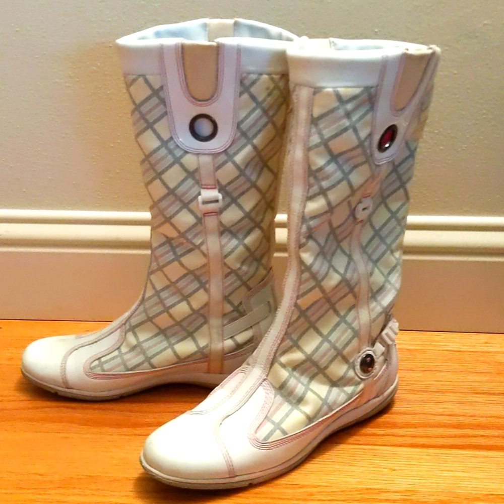 Timberland White and Gray Plaid Winter Boots